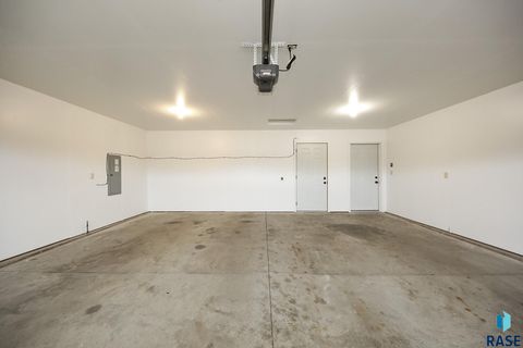 Townhouse in Sioux Falls SD 6408 S Keller Cir Circle 24.jpg