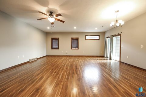 Townhouse in Sioux Falls SD 6408 S Keller Cir Circle 3.jpg