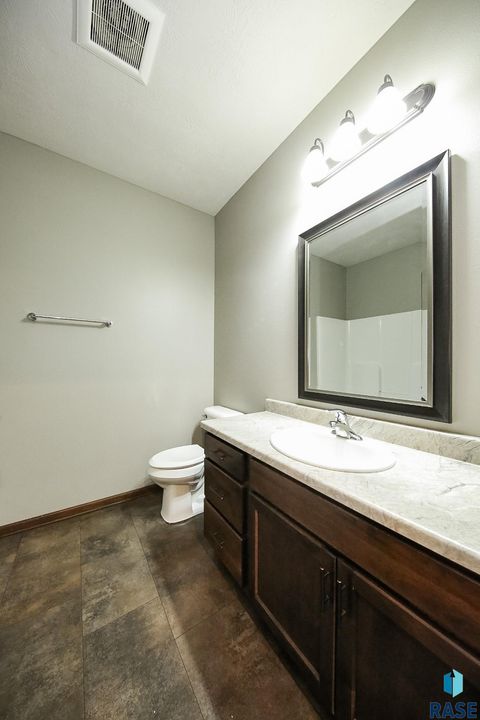 Townhouse in Sioux Falls SD 6408 S Keller Cir Circle 20.jpg