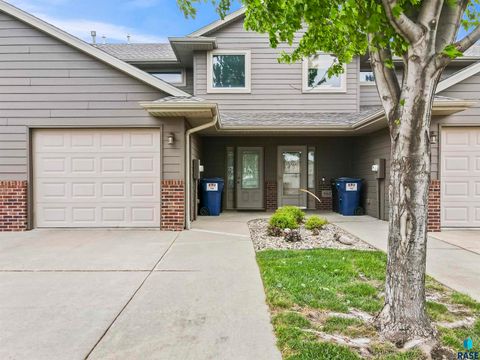 Condominium in Sioux Falls SD 8612 W Lavern Wipf St Street.jpg