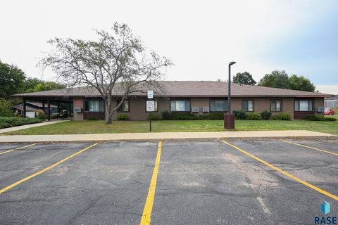  in Brandon SD 1411 E Rushmore Dr Drive.jpg