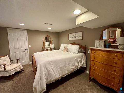 Single Family Residence in Luverne MN 1117 N Cedar St Street 40.jpg