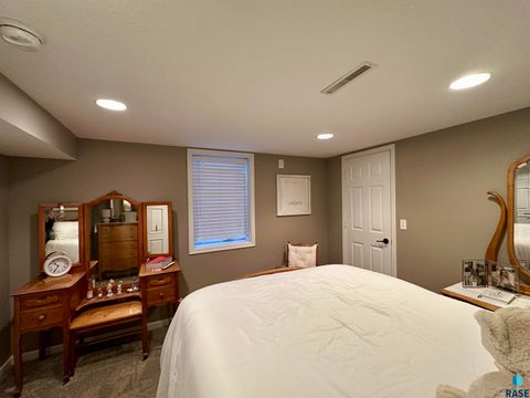Single Family Residence in Luverne MN 1117 N Cedar St Street 41.jpg