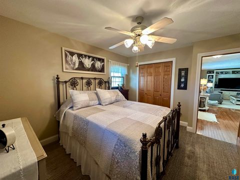Single Family Residence in Luverne MN 1117 N Cedar St Street 10.jpg
