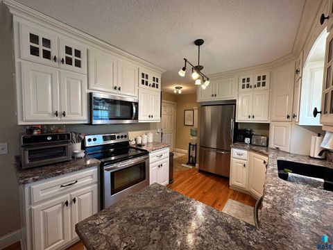 Single Family Residence in Luverne MN 1117 N Cedar St Street 23.jpg
