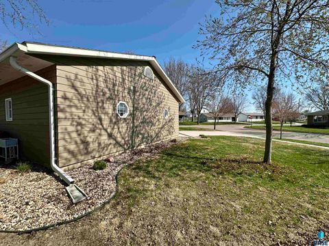 Single Family Residence in Luverne MN 1117 N Cedar St Street 50.jpg