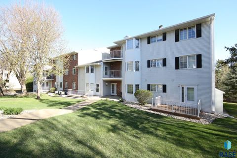 Condominium in Sioux Falls SD 1108 W 57th St Street #205.jpg