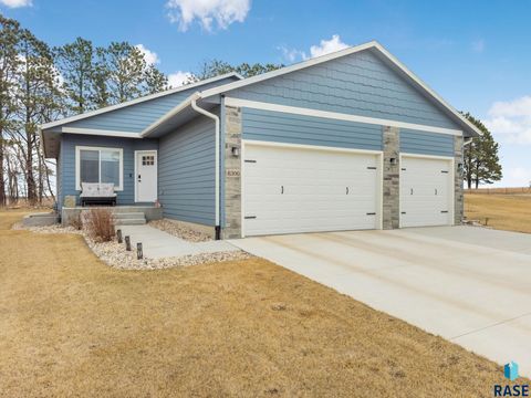Single Family Residence in Sioux Falls SD 6300 N Deadwood Ave Avenue.jpg