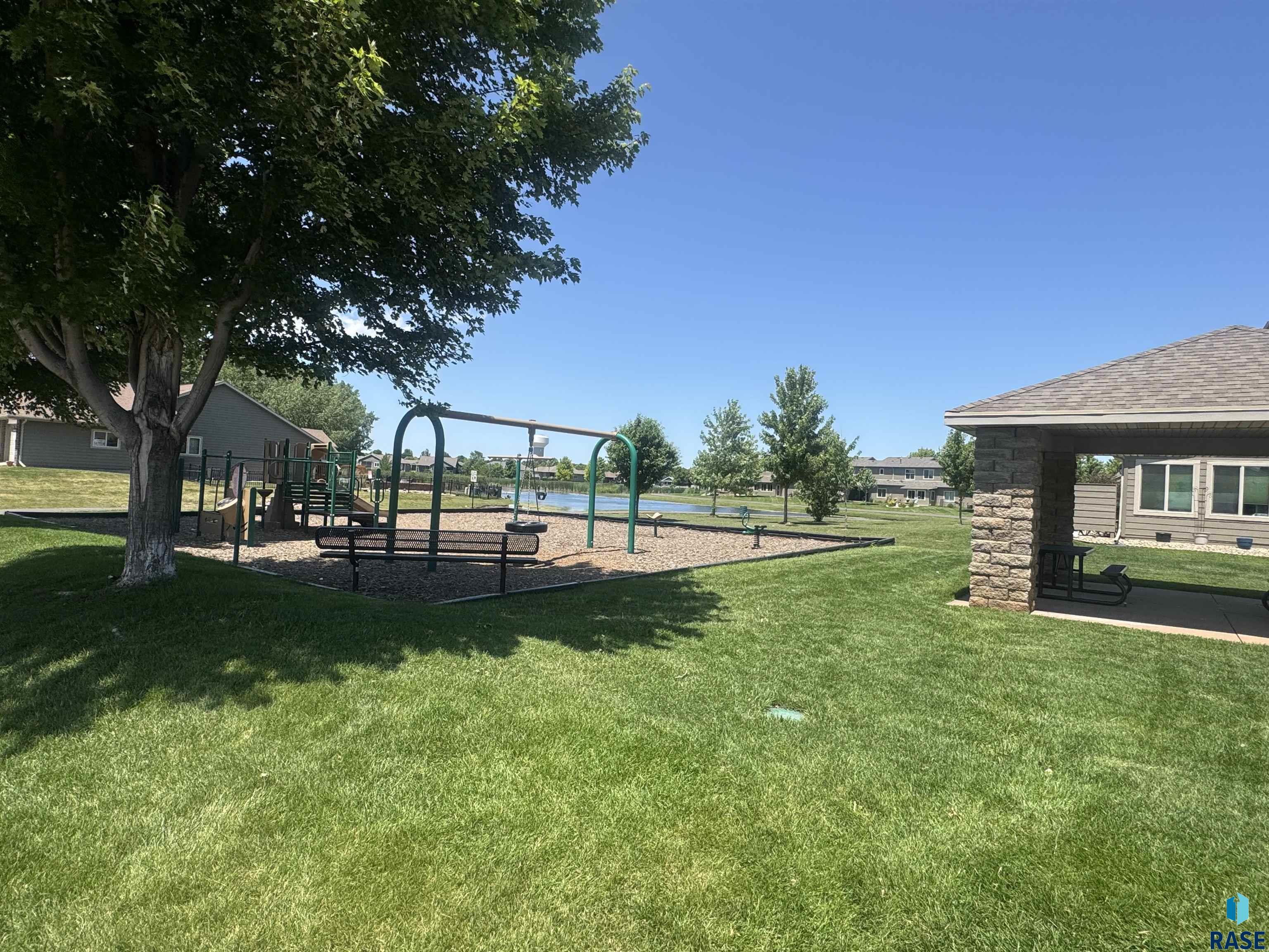 Townhouse in Sioux Falls SD 2905 E Fieldstone Pl Place 20.jpg