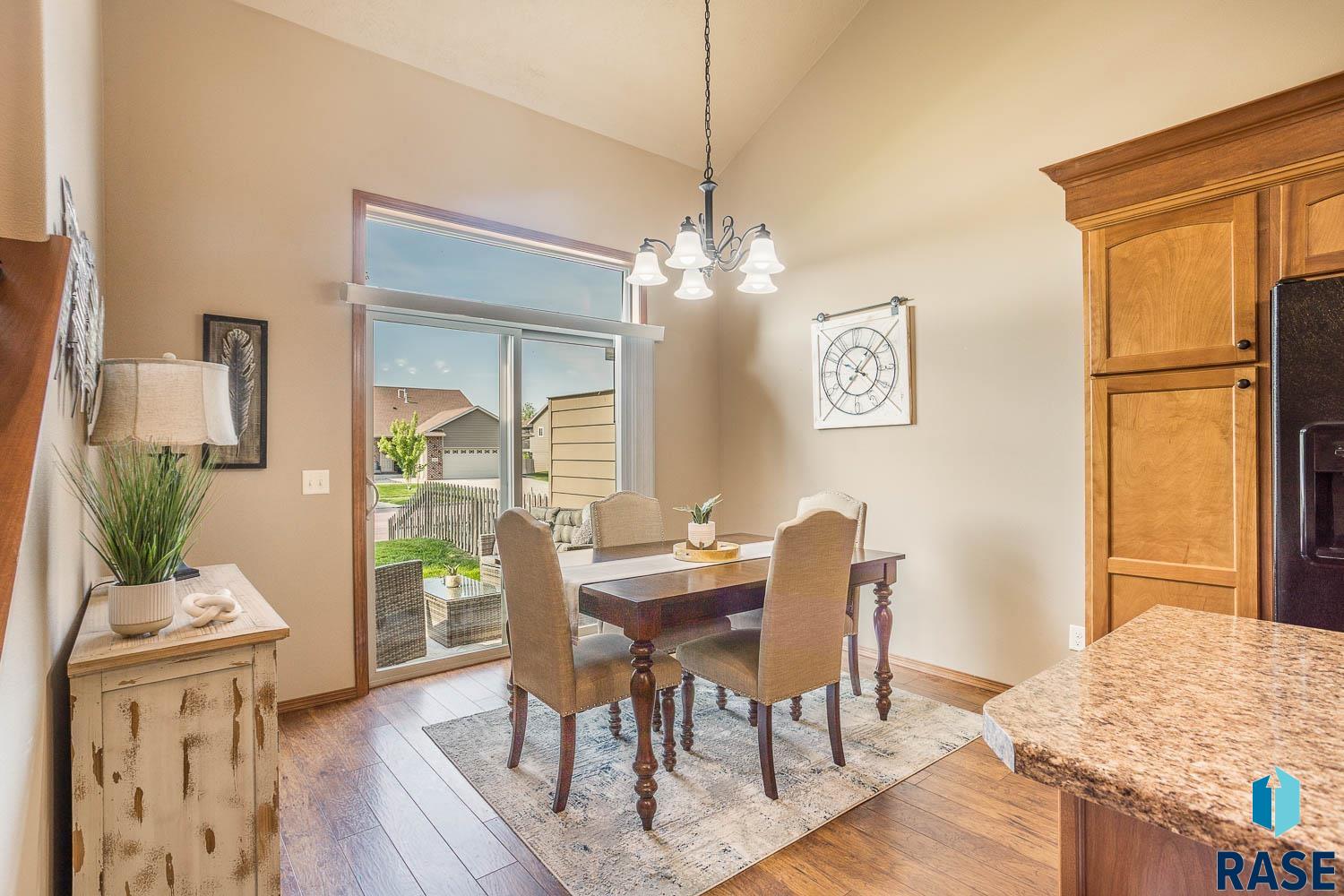 Townhouse in Sioux Falls SD 2905 E Fieldstone Pl Place 6.jpg