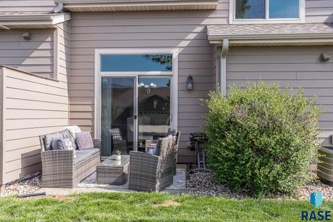 Townhouse in Sioux Falls SD 2905 E Fieldstone Pl Place 14.jpg