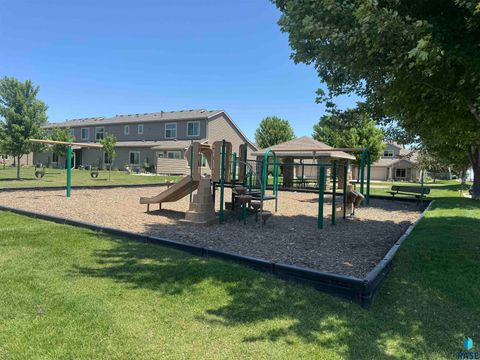 Townhouse in Sioux Falls SD 2905 E Fieldstone Pl Place 18.jpg
