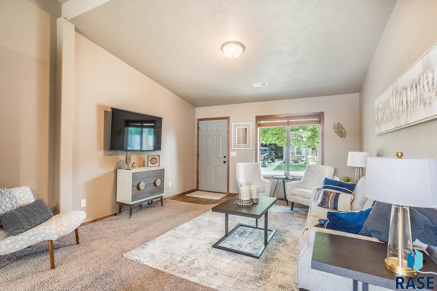 Townhouse in Sioux Falls SD 2905 E Fieldstone Pl Place 2.jpg