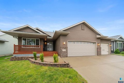 Single Family Residence in Sioux Falls SD 7308 W 53rd St Street.jpg