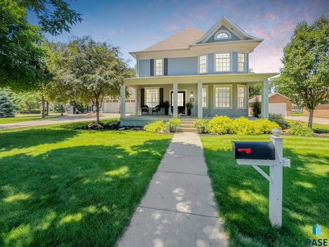 Single Family Residence in Beresford SD 307 S 6th St Street.jpg
