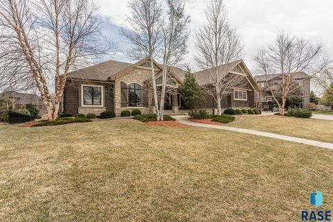 Single Family Residence in Sioux Falls SD 7000 S Dalston Ln Lane.jpg