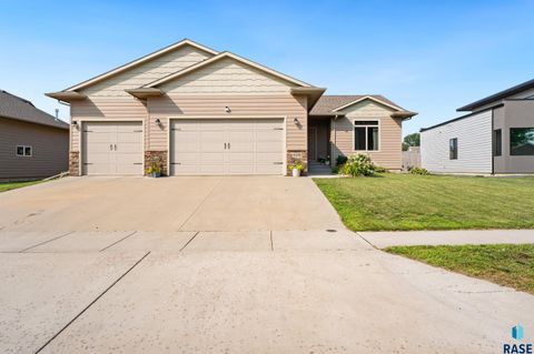 Single Family Residence in Sioux Falls SD 4305 N Ohio Ave Avenue.jpg