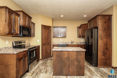 Townhouse in Sioux Falls SD 6400 S Keller Cir Circle 10.jpg