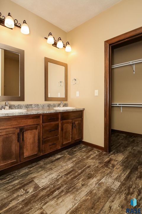 Townhouse in Sioux Falls SD 6400 S Keller Cir Circle 14.jpg