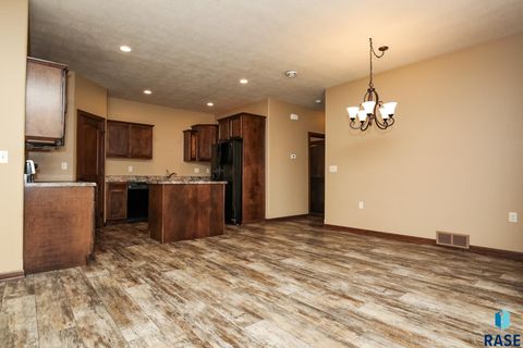 Townhouse in Sioux Falls SD 6400 S Keller Cir Circle 12.jpg