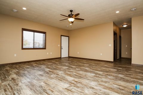 Townhouse in Sioux Falls SD 6400 S Keller Cir Circle 6.jpg