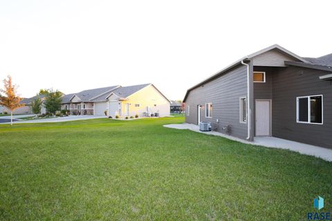 Townhouse in Sioux Falls SD 6400 S Keller Cir Circle 25.jpg