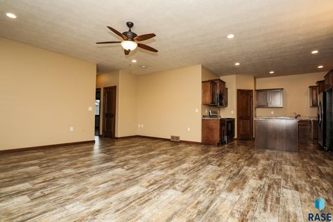 Townhouse in Sioux Falls SD 6400 S Keller Cir Circle 7.jpg