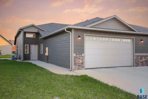 Townhouse in Sioux Falls SD 6400 S Keller Cir Circle 23.jpg