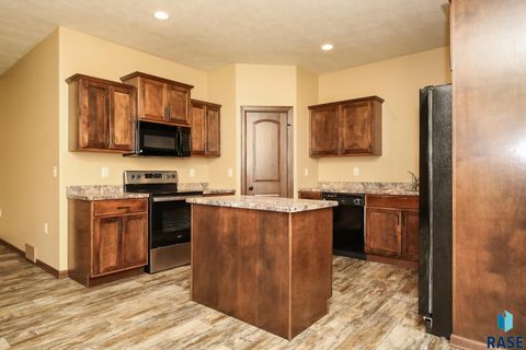 Townhouse in Sioux Falls SD 6400 S Keller Cir Circle 9.jpg