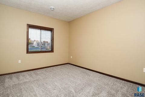 Townhouse in Sioux Falls SD 6400 S Keller Cir Circle 21.jpg