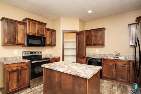 Townhouse in Sioux Falls SD 6400 S Keller Cir Circle 11.jpg