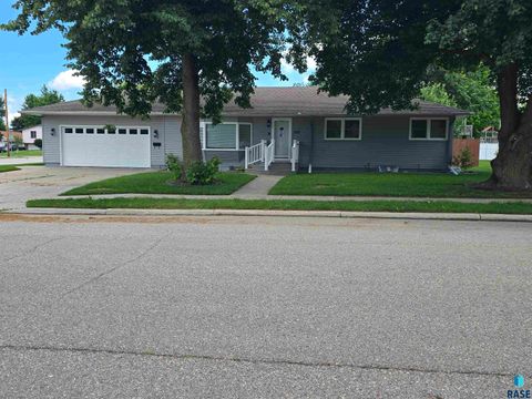 Single Family Residence in Pipestone MN 1101 SW 7th Ave Avenue.jpg