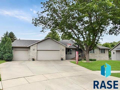 Single Family Residence in Sioux Falls SD 1804 S Strabane Cir Circle.jpg