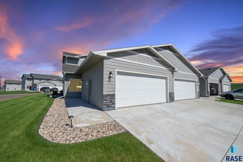 Townhouse in Sioux Falls SD 2800 S Julia Pl Place.jpg