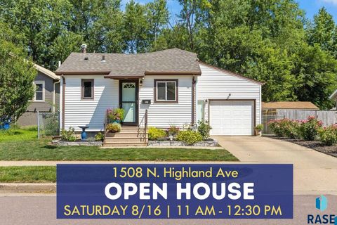 Single Family Residence in Sioux Falls SD 1508 N Highland Ave Avenue.jpg