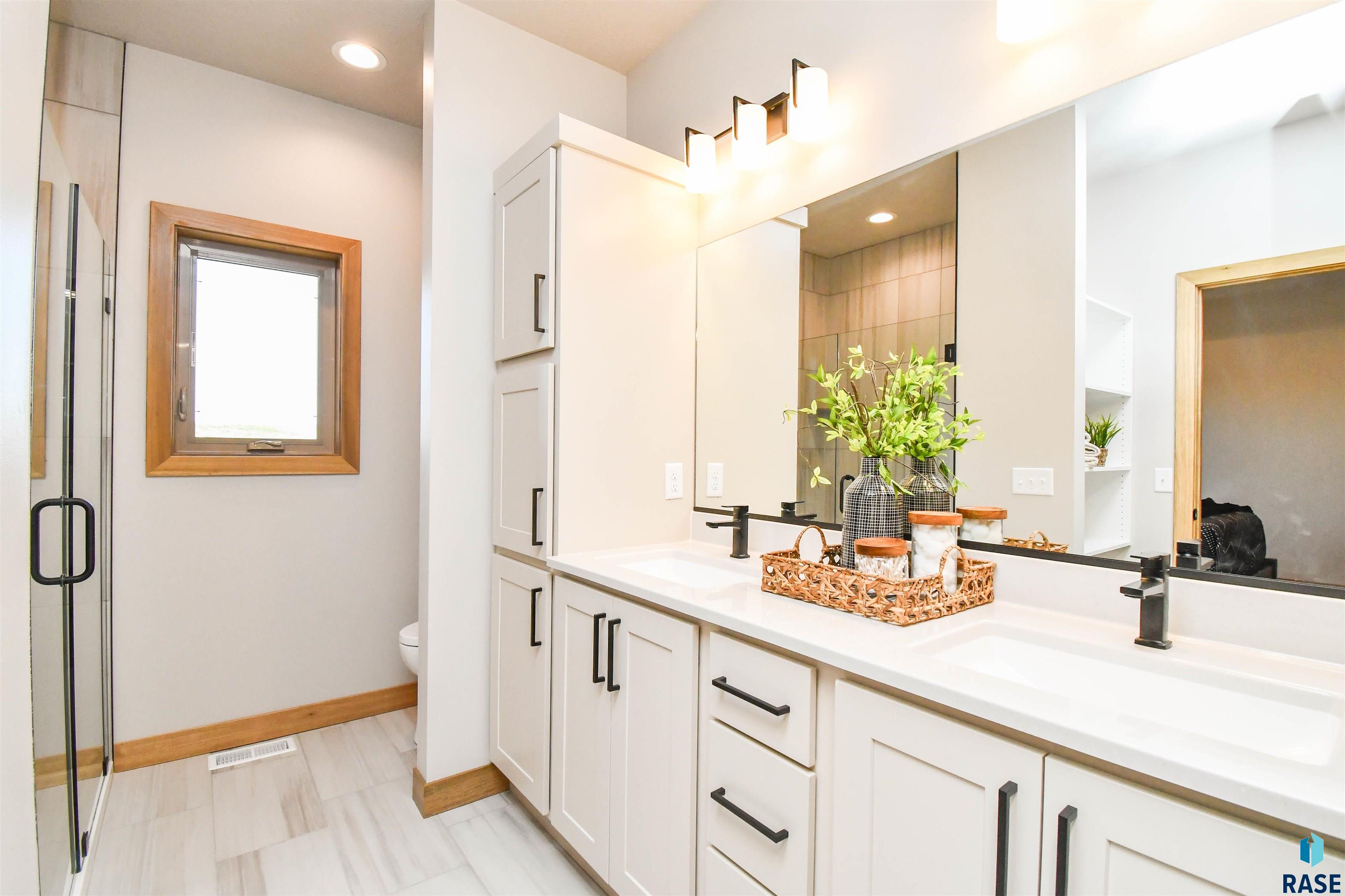 Single Family Residence in Sioux Falls SD 1709 E Wallin Cir Circle 25.jpg