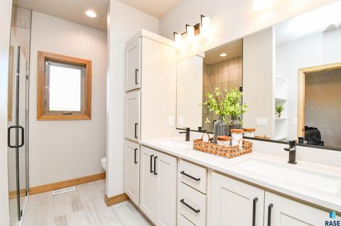 Single Family Residence in Sioux Falls SD 1709 E Wallin Cir Circle 25.jpg