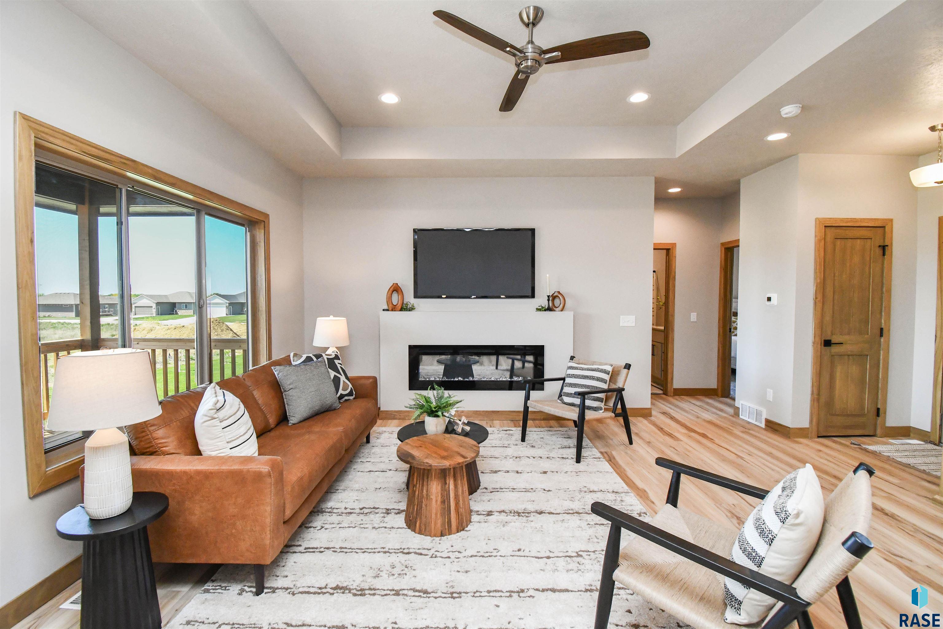 Single Family Residence in Sioux Falls SD 1709 E Wallin Cir Circle 21.jpg