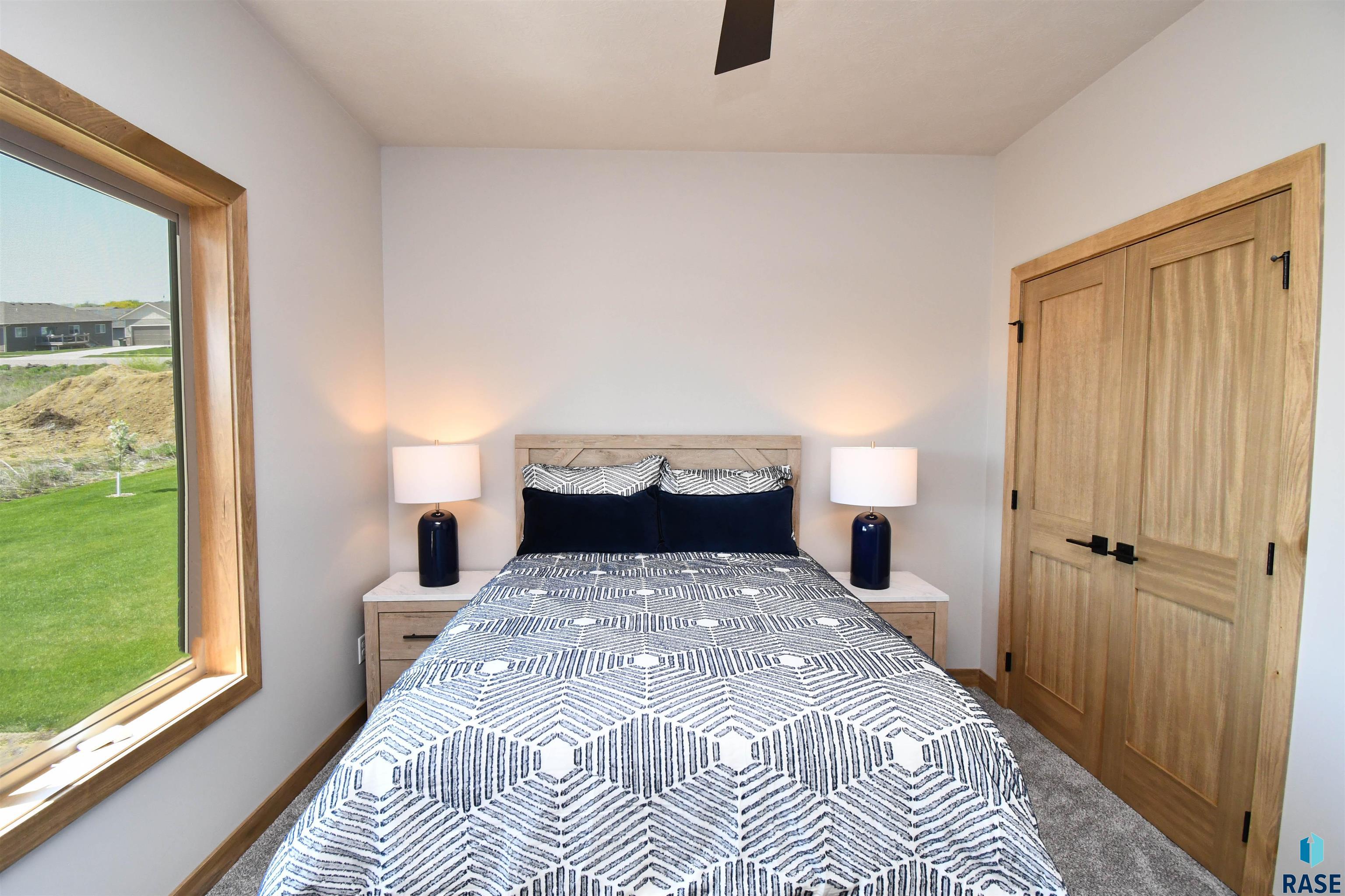 Single Family Residence in Sioux Falls SD 1709 E Wallin Cir Circle 33.jpg