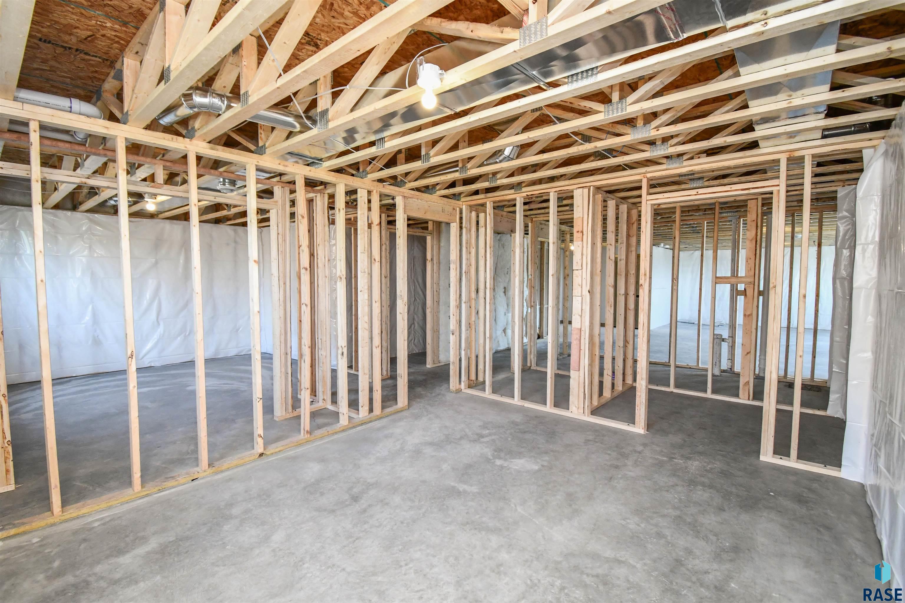 Single Family Residence in Sioux Falls SD 1709 E Wallin Cir Circle 47.jpg