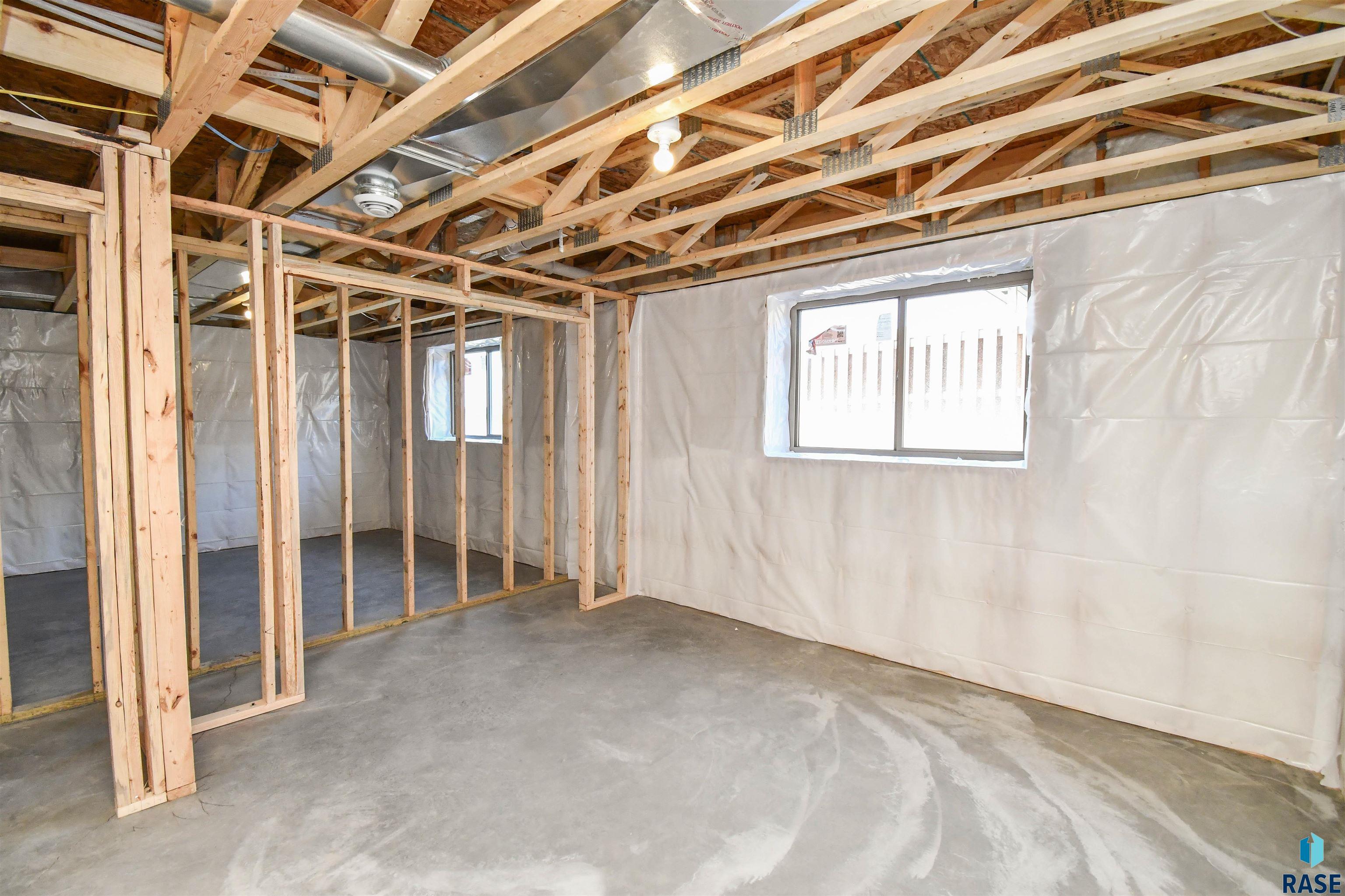 Single Family Residence in Sioux Falls SD 1709 E Wallin Cir Circle 44.jpg