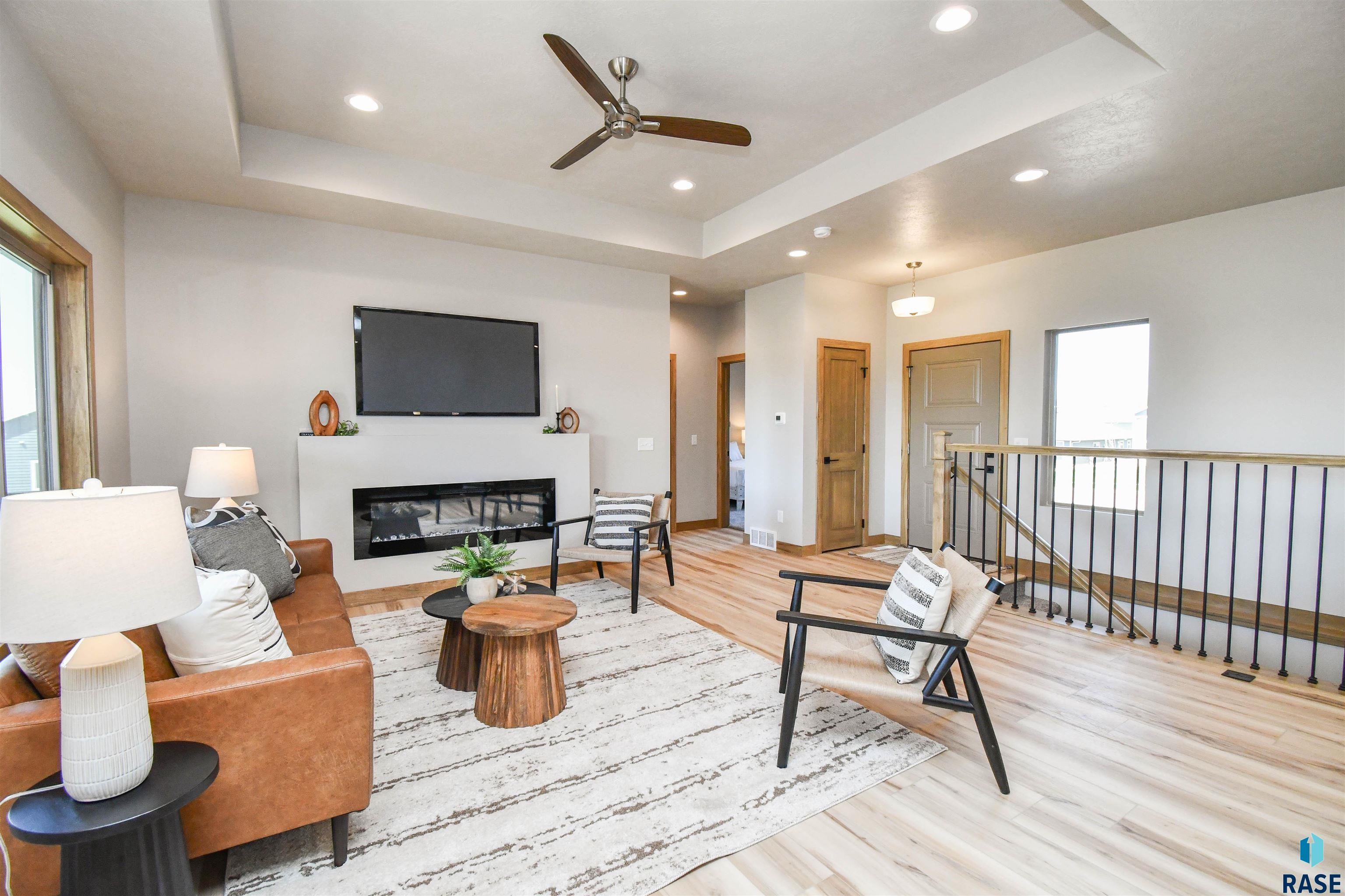 Single Family Residence in Sioux Falls SD 1709 E Wallin Cir Circle 3.jpg