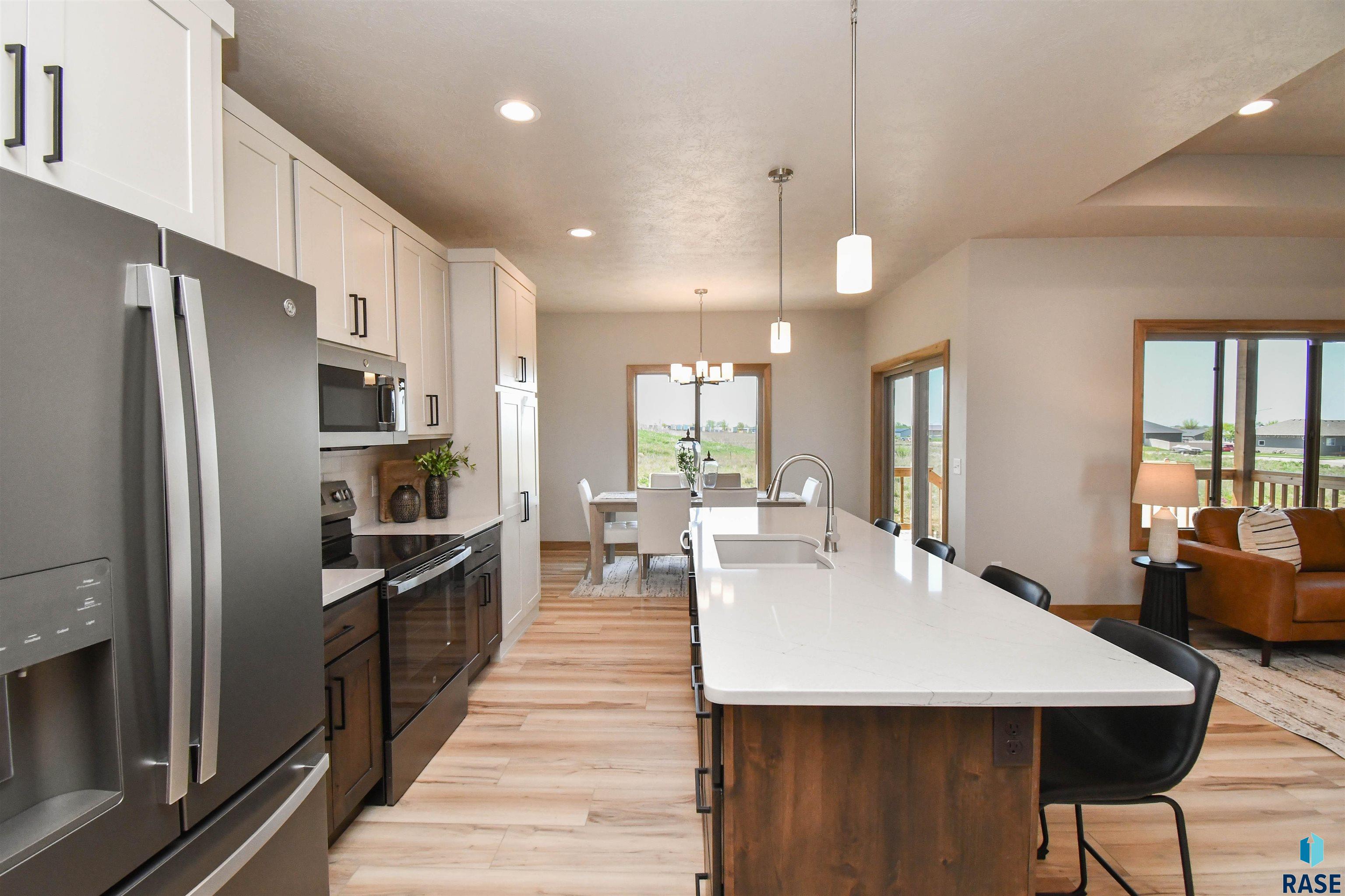 Single Family Residence in Sioux Falls SD 1709 E Wallin Cir Circle 12.jpg