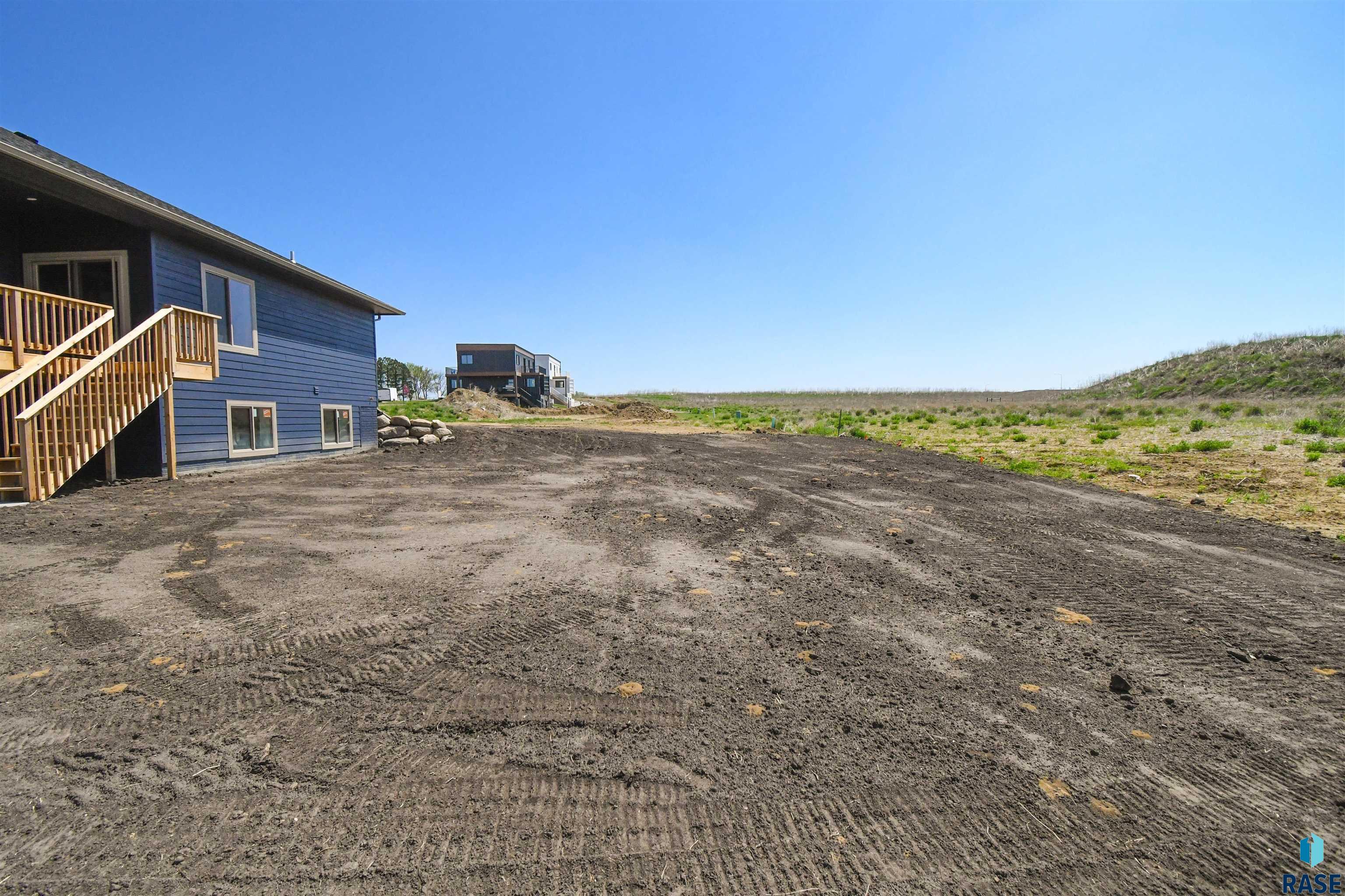 Single Family Residence in Sioux Falls SD 1709 E Wallin Cir Circle 55.jpg