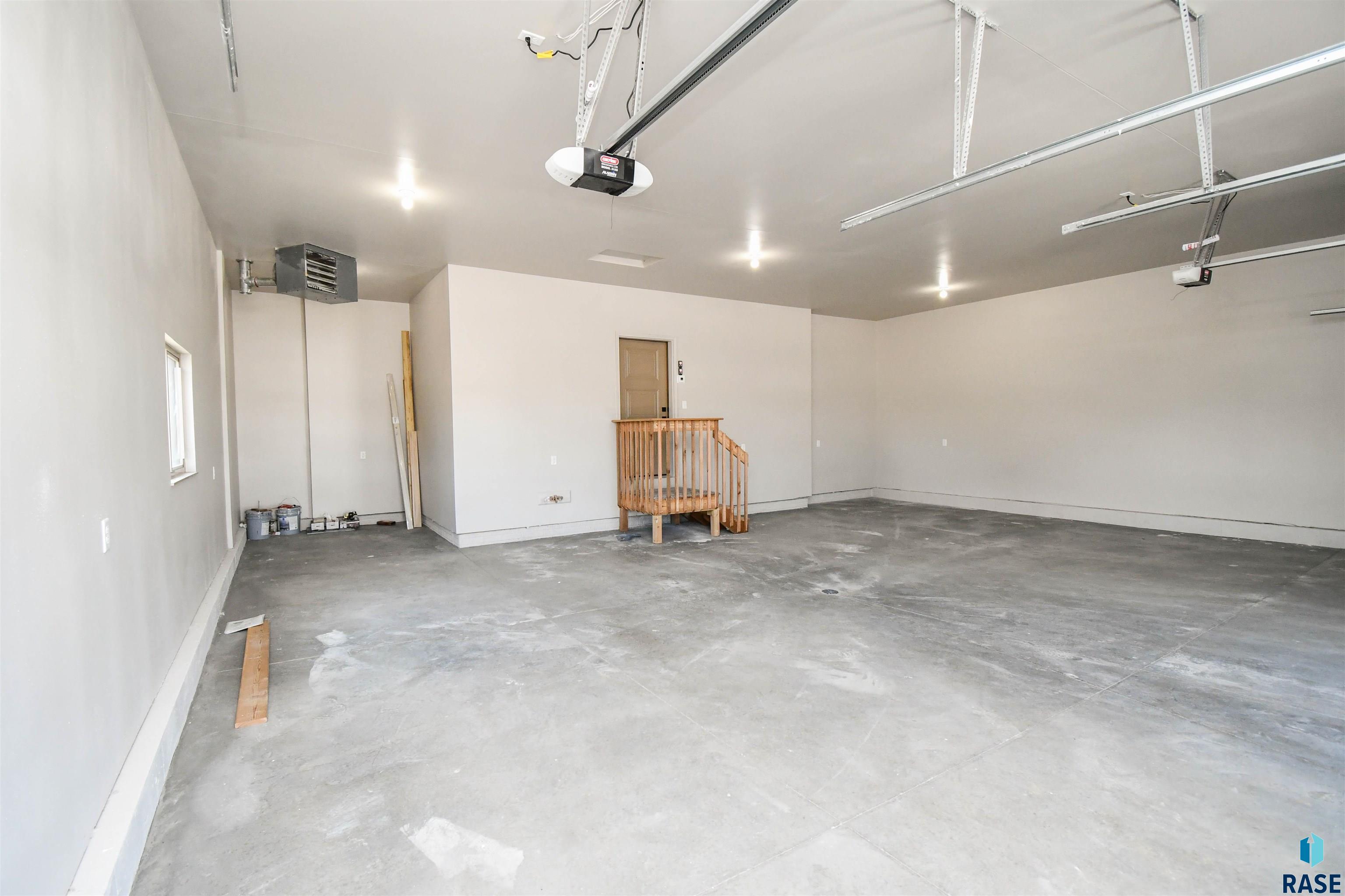 Single Family Residence in Sioux Falls SD 1709 E Wallin Cir Circle 50.jpg