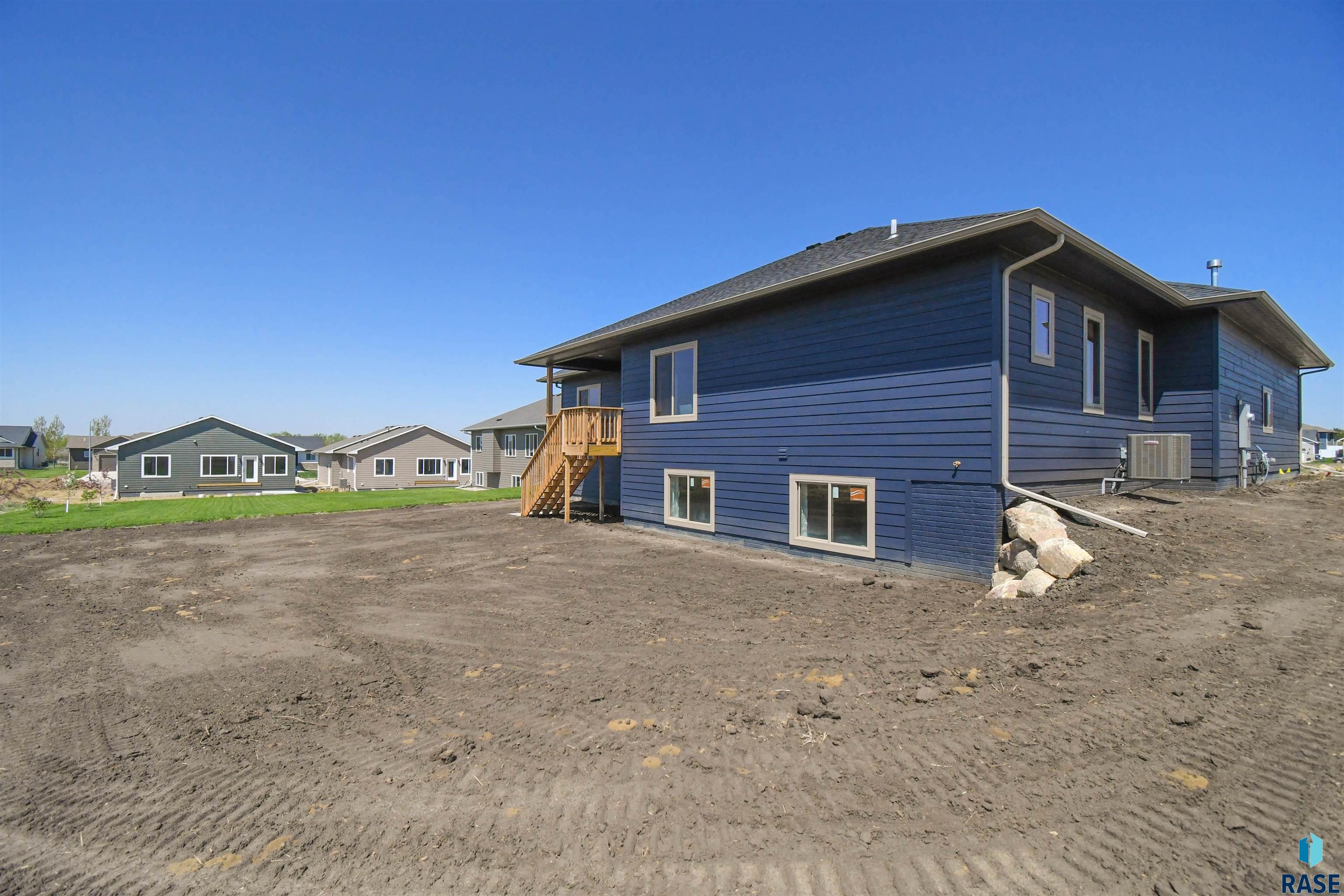 Single Family Residence in Sioux Falls SD 1709 E Wallin Cir Circle 56.jpg