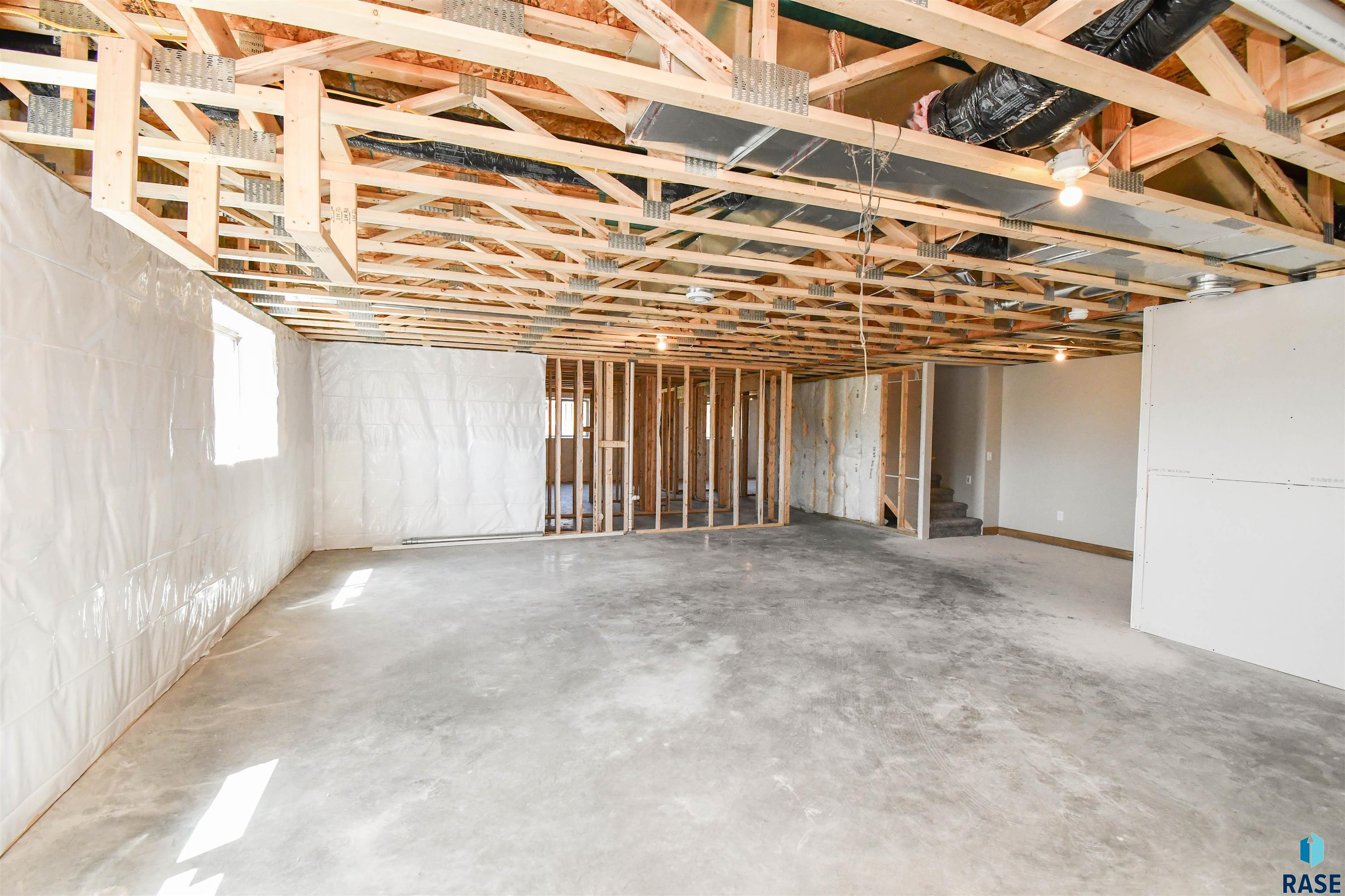 Single Family Residence in Sioux Falls SD 1709 E Wallin Cir Circle 42.jpg