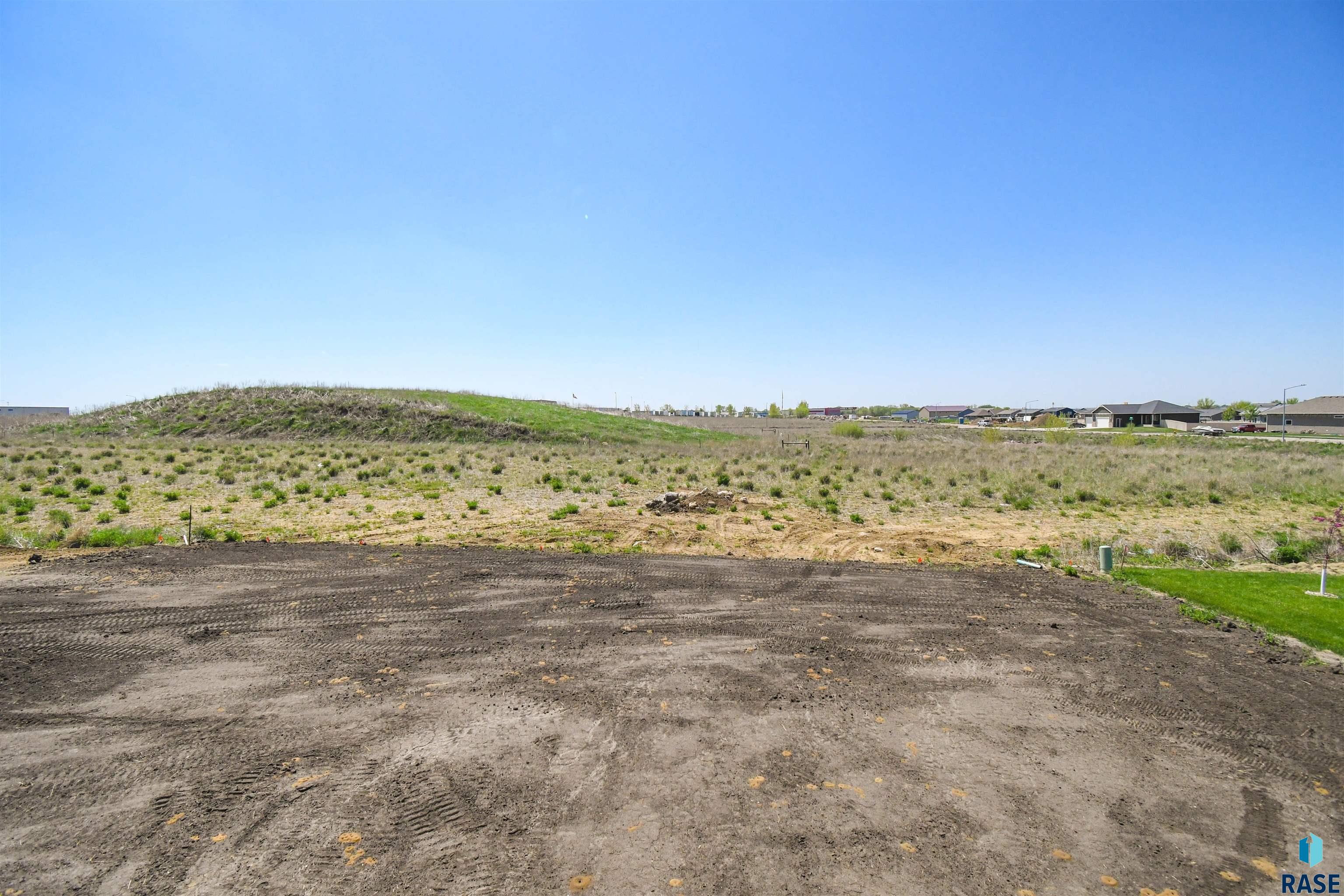 Single Family Residence in Sioux Falls SD 1709 E Wallin Cir Circle 53.jpg
