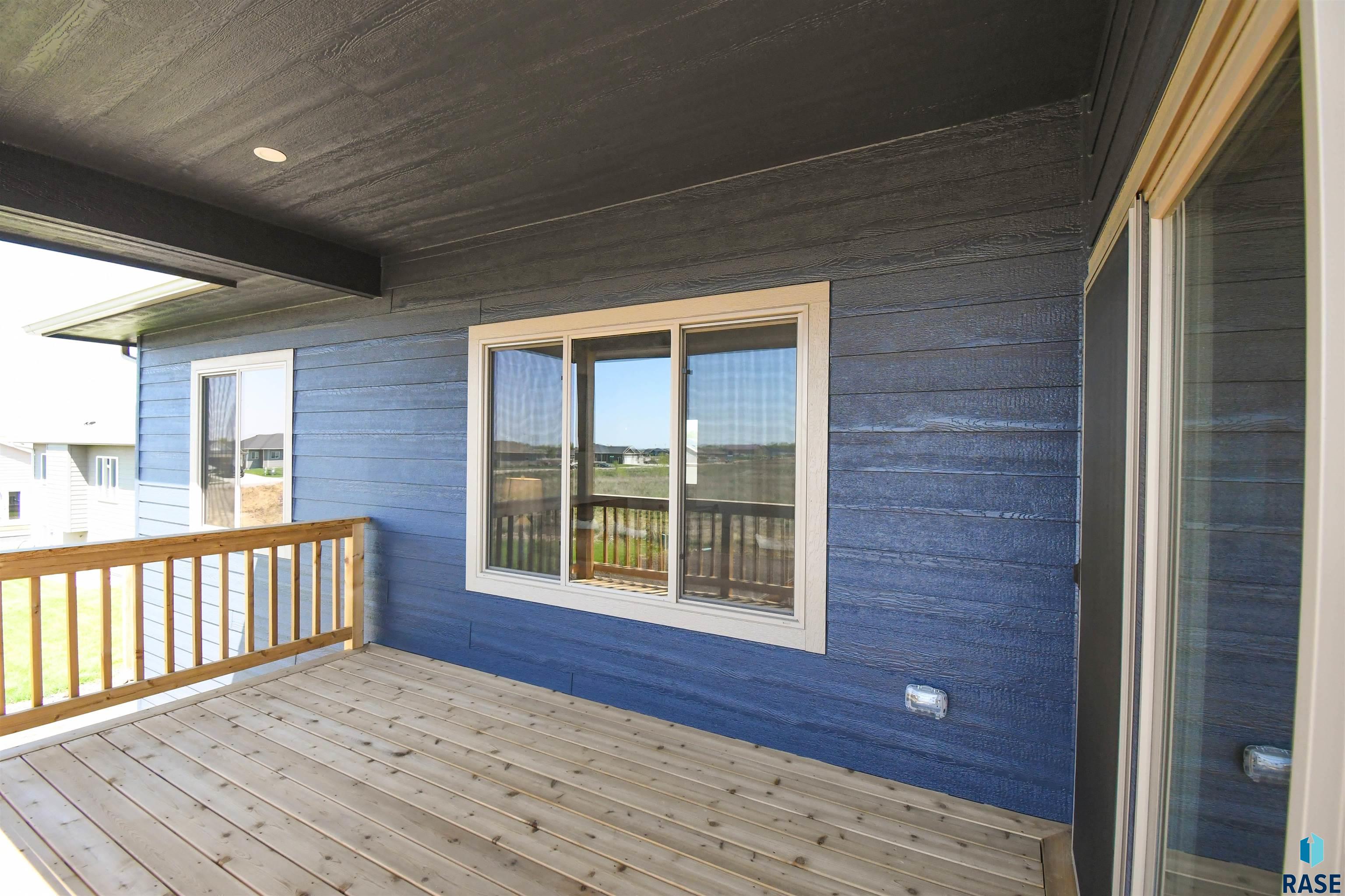 Single Family Residence in Sioux Falls SD 1709 E Wallin Cir Circle 52.jpg