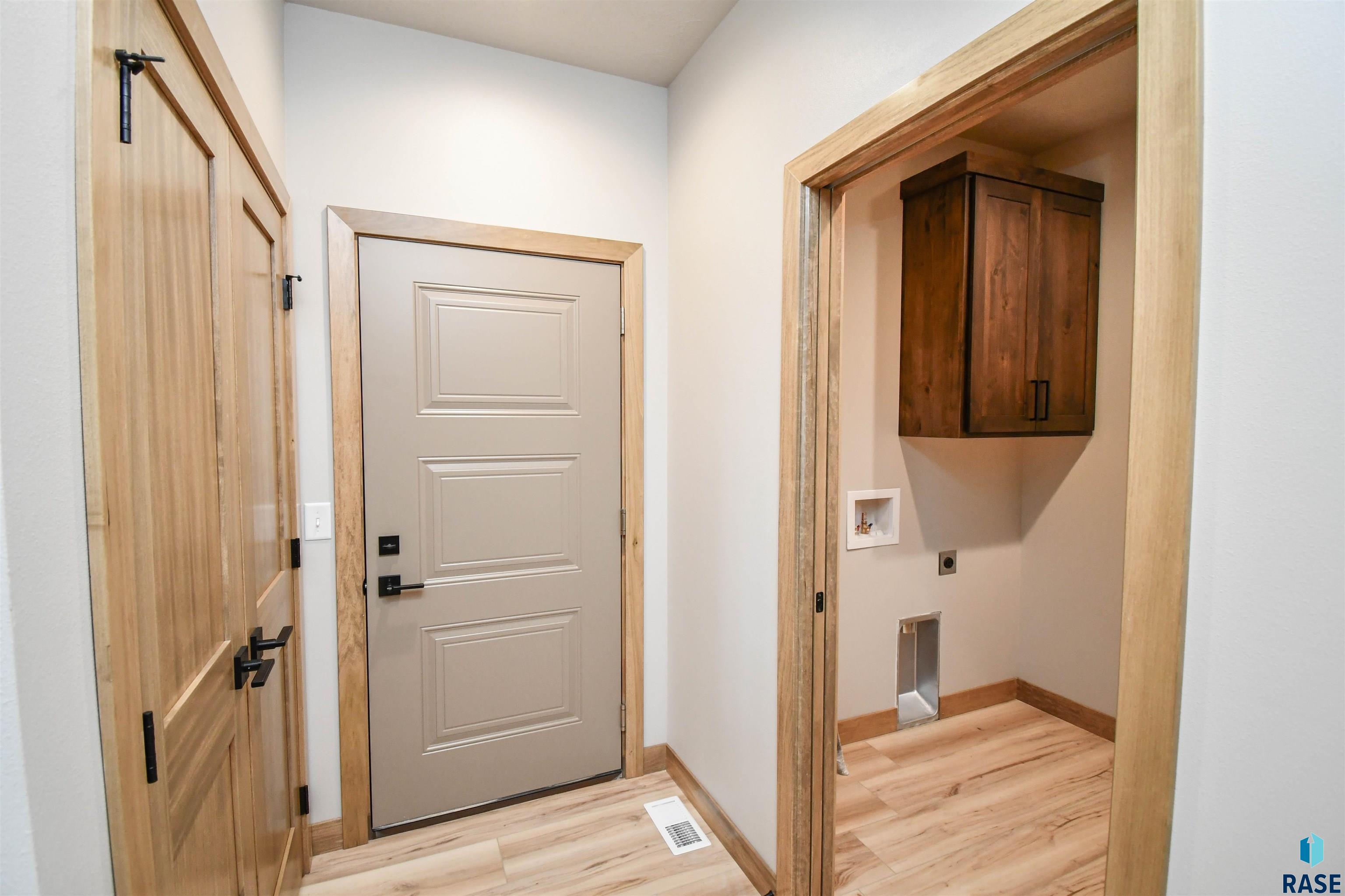 Single Family Residence in Sioux Falls SD 1709 E Wallin Cir Circle 30.jpg